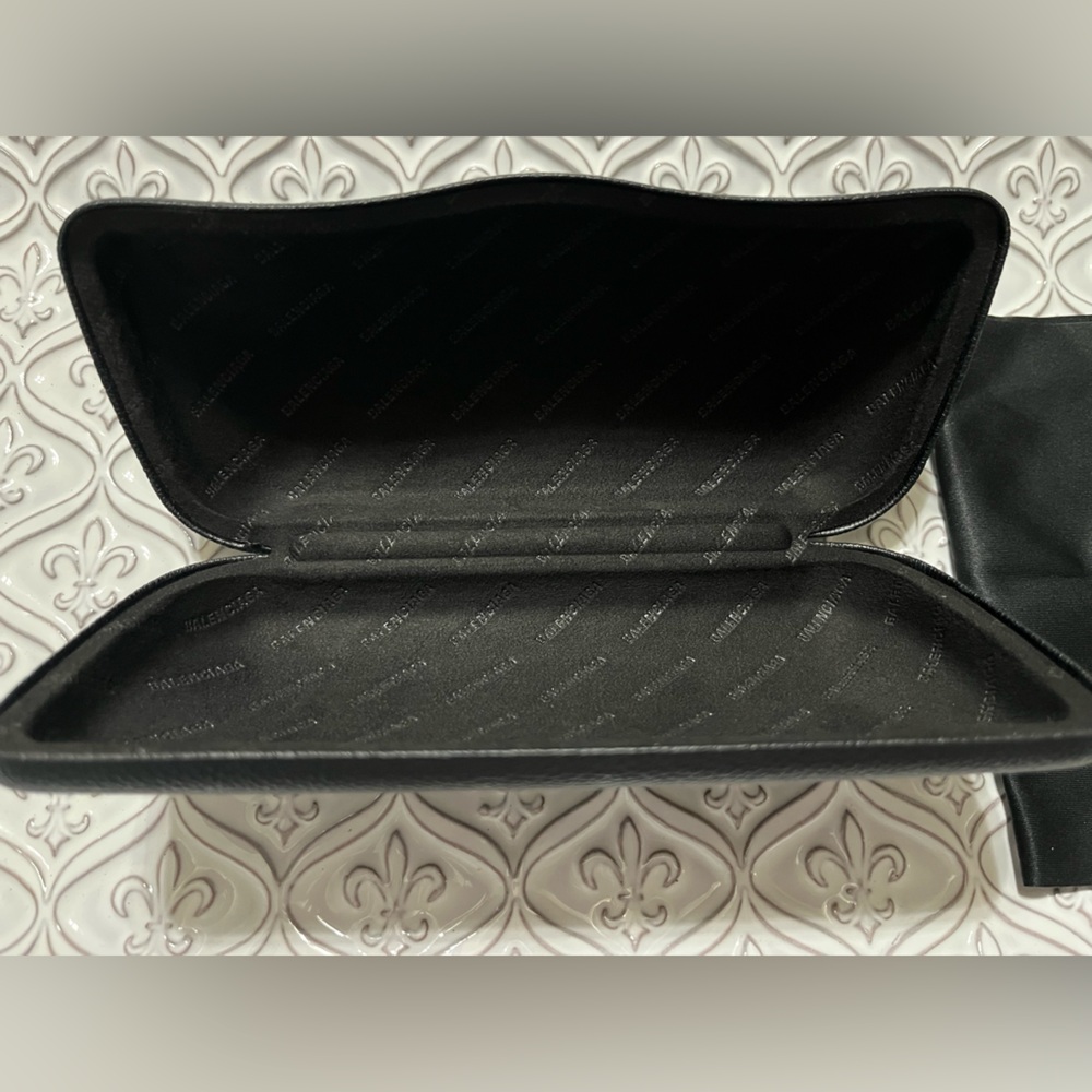 Balenciaga Black Textured Leather Sunglass Case (glasses not included) - Picture 2 of 2